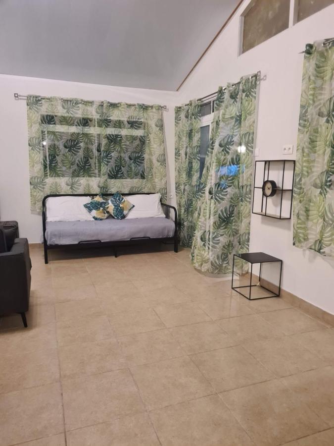 Taharu'U Guest House By The Beach Papara Exterior photo
